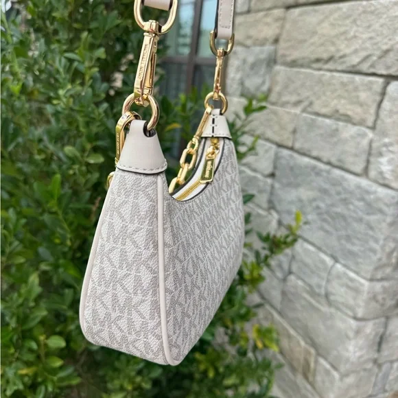 ✨NEW MICHAEL MICHAEL KORS Beige Monogram Mini Cora Crossbody Bag ✨ - Picture 4 of 13